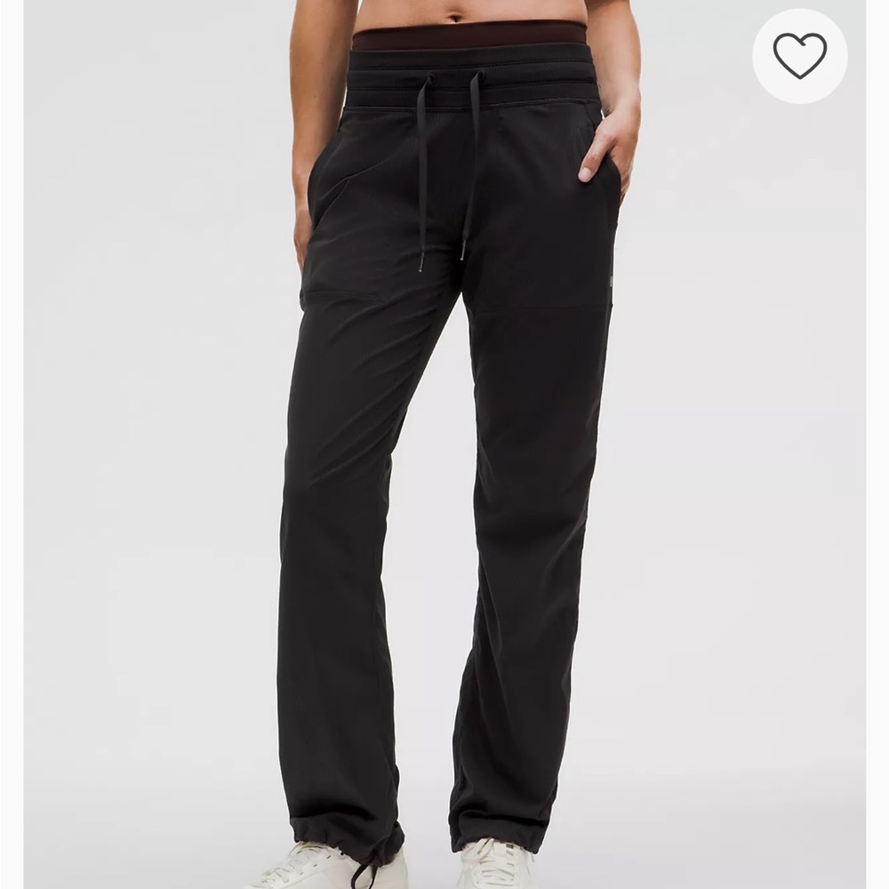 Lululemon Dance Studio Mid-Rise Pant 6 short